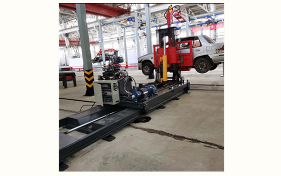 移動式報廢汽車舉升翻轉機.jpg