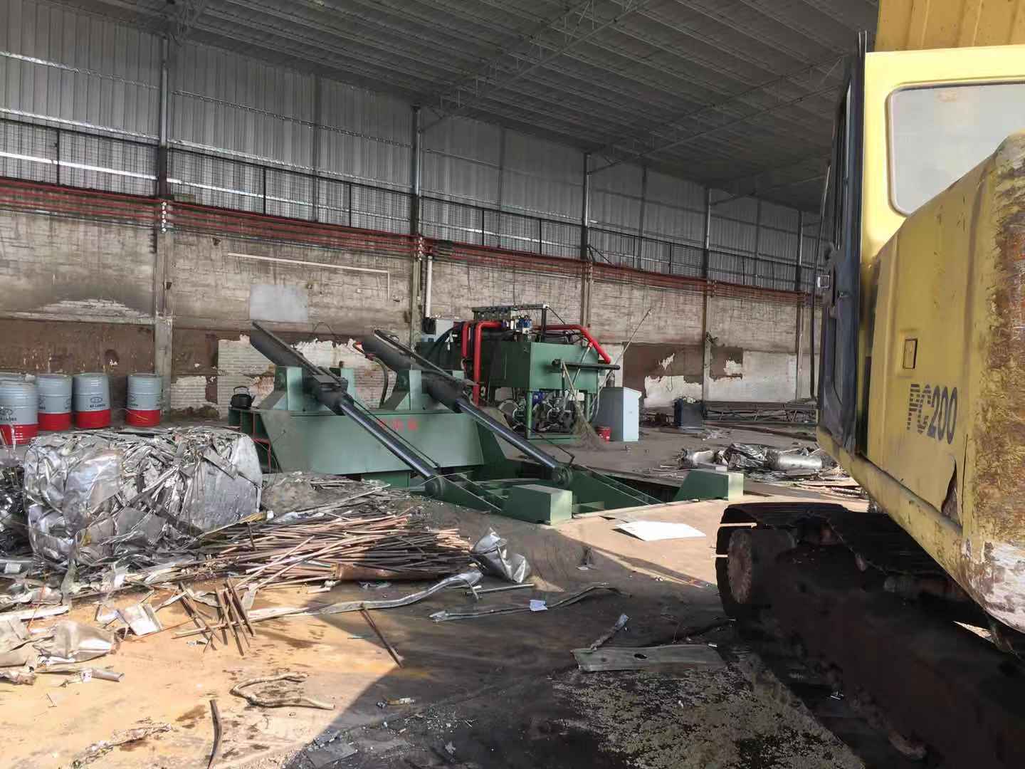 Y81系列打包機(jī)客戶現(xiàn)場.jpg